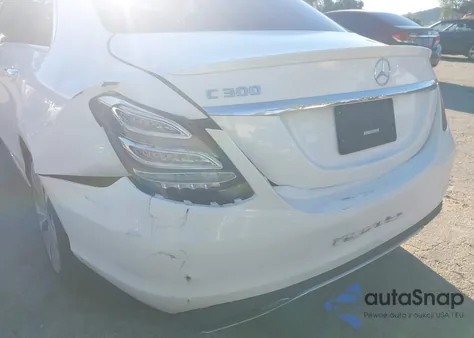 2017 Mercedes-Benz C 300 из США, поврежденный, VIN 55SWF4JB9HU234276